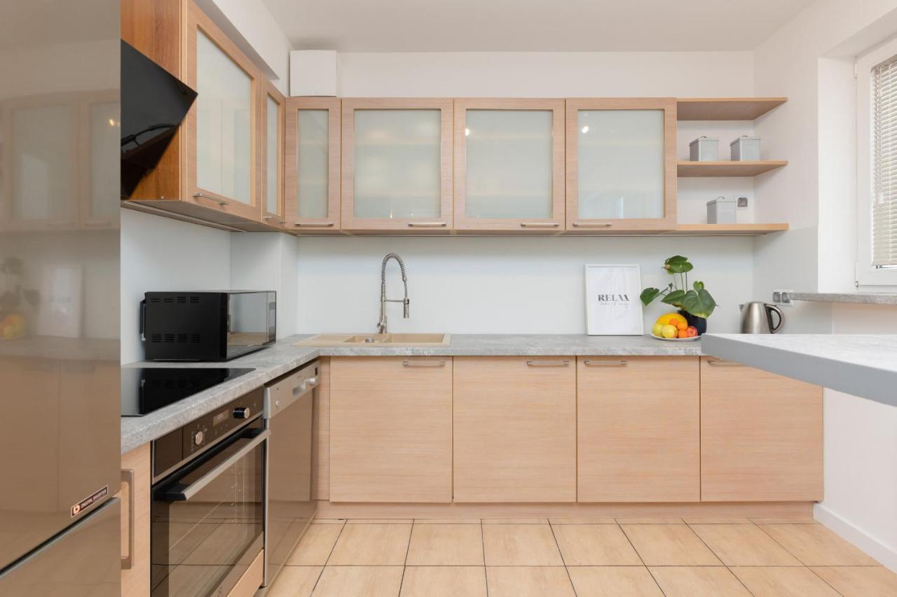 Beautiful & Spacious Warsaw Apartment By Noclegi Renters 외부 사진