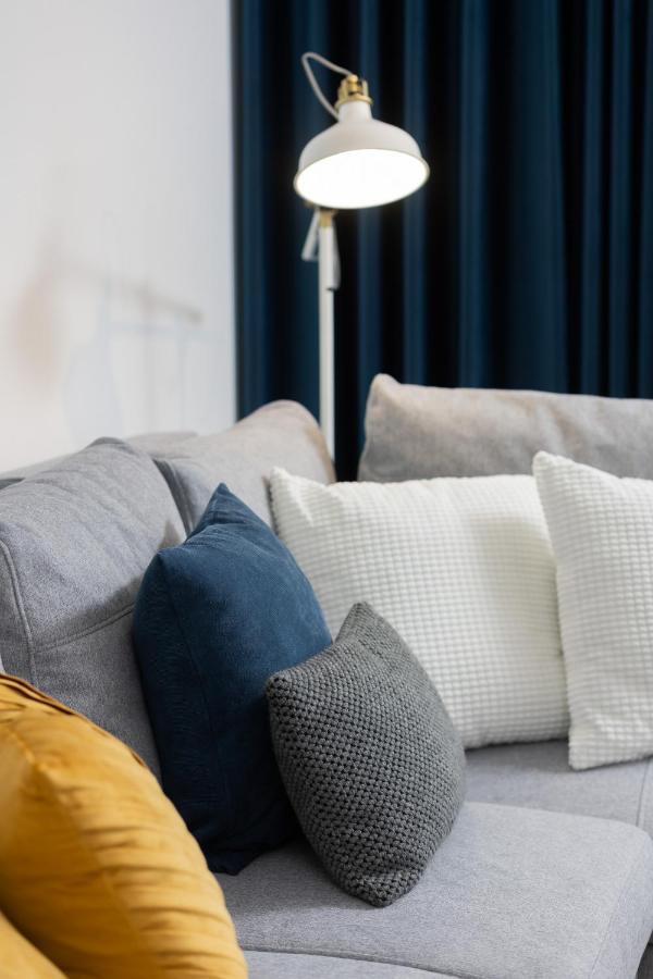 Beautiful & Spacious Warsaw Apartment By Noclegi Renters 외부 사진